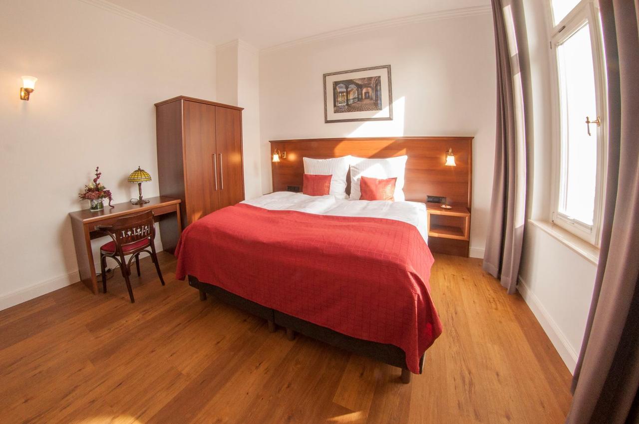Pension Villa Kleine Wartburg アイゼナハ エクステリア 写真